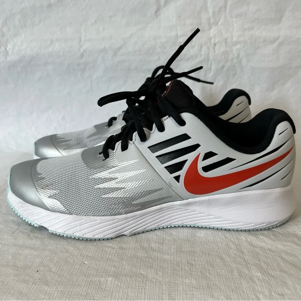 Nike AR0200-001 Sneakers